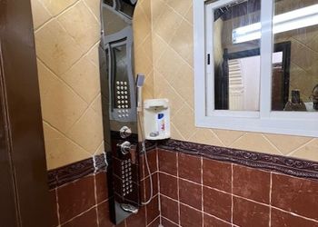 شقة بثلاث غرف نوم ودخول ذاتي 