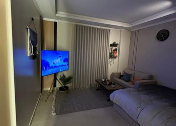 استديو بسرير ماستر وجلسة جانبية 