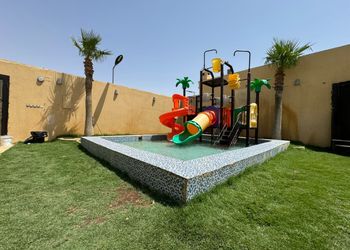 شاليه بمجلس ومسبح داخلي 