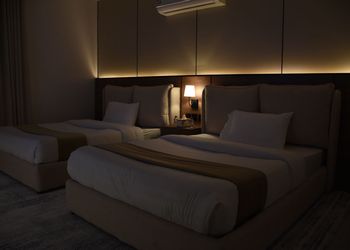 استديو هادئ بسريرين فردية