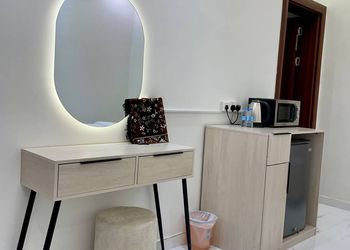 استديو بسرير ماستر وجلسة جانبية