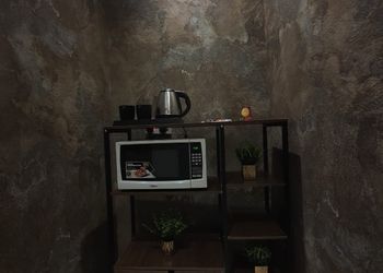 استديو بسرير ماستر وأثاث مريح 