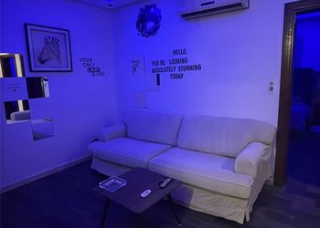 شقة غرفتين نوم وسينما ودخول ذاتي