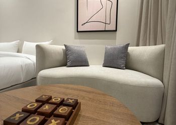 استديو بتصميم هادئ ودخول ذاتي