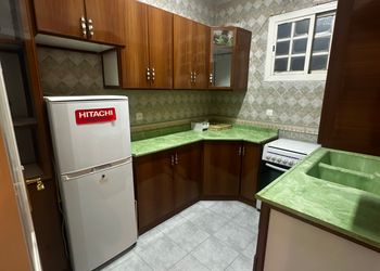 استديو هادئ بسرير ماستر