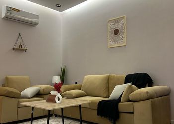 شقة بدخول ذاتي وغرفة نوم مريحة