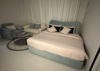 استديو هادئ بدخول ذاتي 