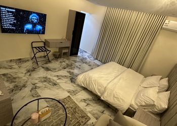 استديو هادئ بدخول ذاتي