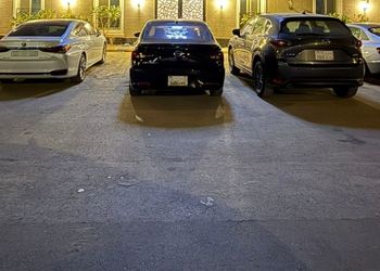 شقة بغرفة معيشة وغرفة نوم 