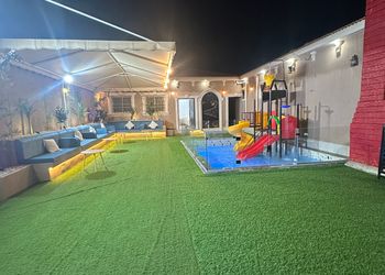 استراحة بمسطح اخضر 