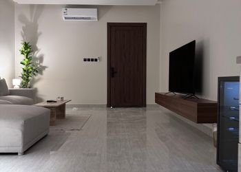 شقة بتصميم هادئ ودخول ذاتي 