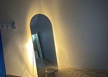 استديو بسرير ماستر وأثاث مريح 