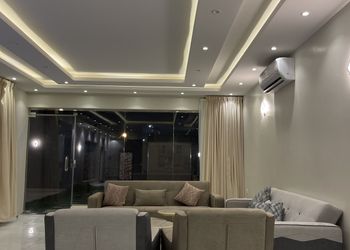 شاليه بغرفة نوم مطلة على المسبح