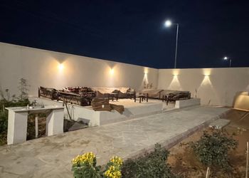 استراحة بجلسة خارجية ومسبح