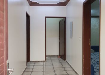 دور ارضي بمجالس وغرف نوم