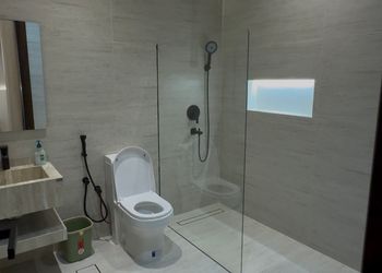 شاليه بمسطح اخضر ومسبح