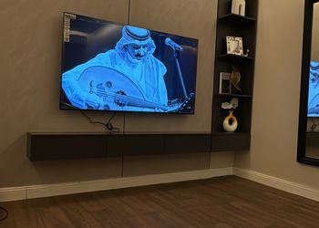 شقة بصالة أنيقة ودخول ذاتي