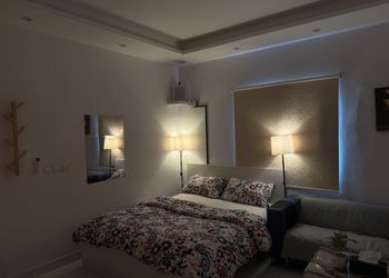 استديوهادئ وبأجواء وموقع مميز 