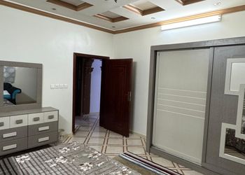 شقة بغرف نوم وصالة ومجلس 
