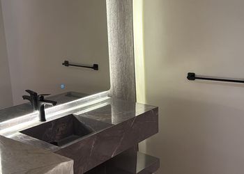استراحة بمسطح اخضر وجلسه خارجيه