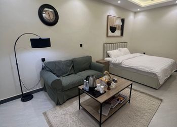 استديو هادئ بدخول ذاتي 