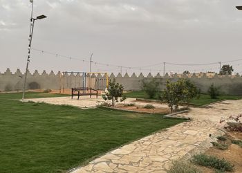 مزرعة بألعاب أطفال