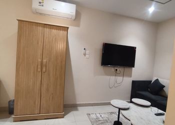 استديو بسرير ماستر وجلسة جانبية 