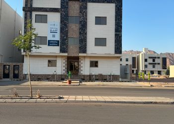 شقة بغرفتين نوم وصالة 
