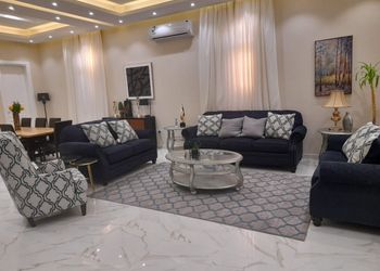 شاليه مطل على البحر وألعاب أطفال