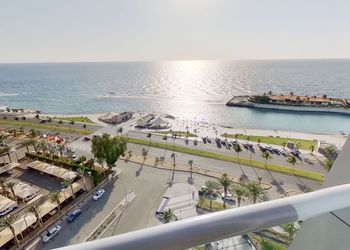 شقة بإطلالة على البحر
