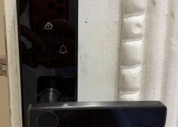 استديو بسرير ماستر وجلسة جانبية 