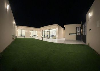 شاليه بمسطح اخضر