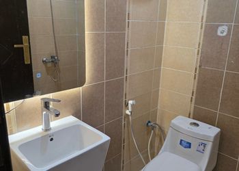 شقة بغرفة معيشة وغرفة نوم 