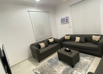 شقة بغرفة معيشة وغرفتين نوم 