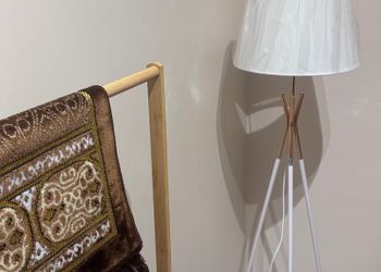 استديو بسرير ماستر وجلسة مريحة
