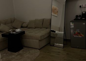 استديو بسرير ماستر وجلسة جانبية 