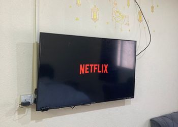 استديو بأثاث مريح وبسيط 