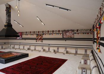 مخيم بجلسة خارجية واجواء ممتعة