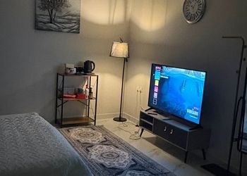 استديو هادئ بسرير ماستر