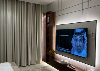استديو بأثاث مريح وبسيط 