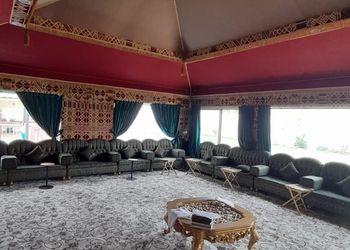 استراحة بمجالس وجلسة خارجية 