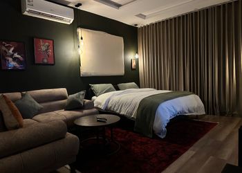 استديو بسرير ماستر