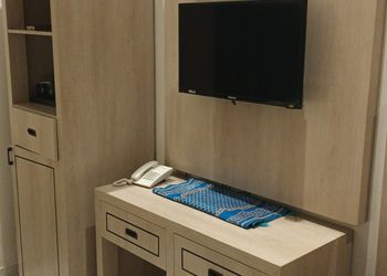 استديو بأثاث مريح وبسيط 