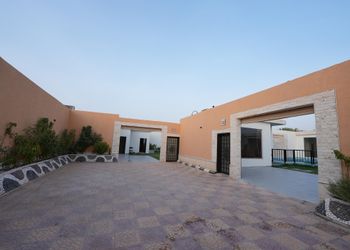 شالية بألعاب اطفال 