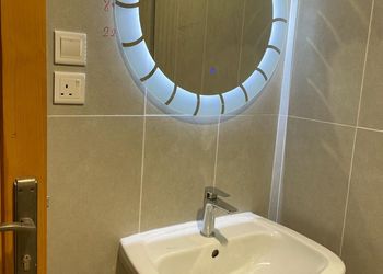 كوخ فاخر مطل على مزرعة.