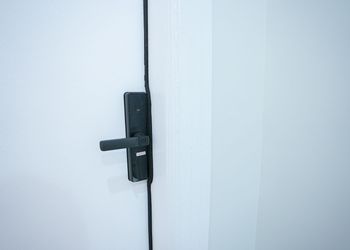 شقة بغرفة معيشة وغرفة نوم 