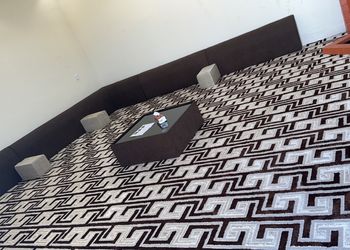 استراحة بمجلس وفناء خارجي 