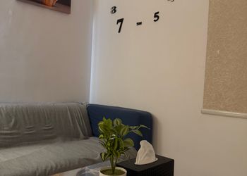 استديوهادئ وبأجواء وموقع مميز 