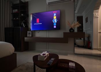استديو بسرير ماستر وجلسة جانبية 
