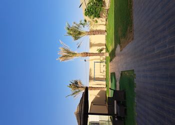 كوخ بثلاث غرف نوم ومسبحين